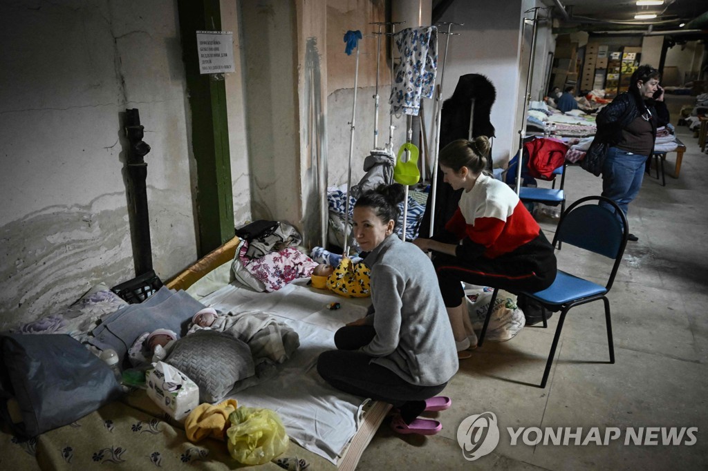 [우크라 침공] 인권단체들 집속탄 사용 중단 촉구…학교·병원도 공격