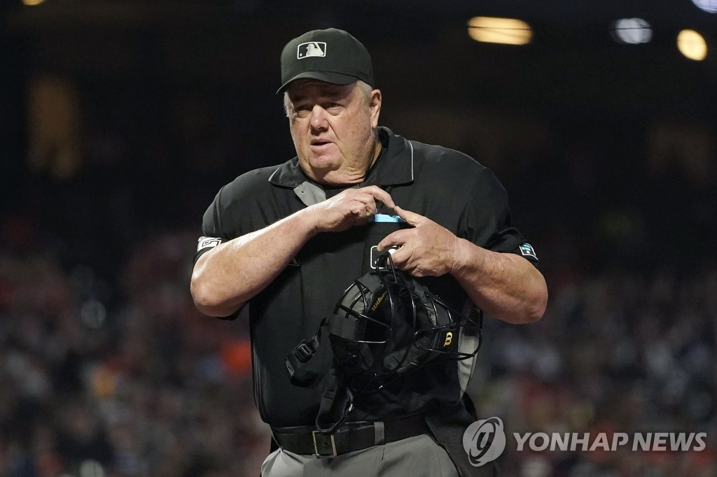 MLB 역대 최다 5천460경기 출장한 조 웨스트 심판 은퇴