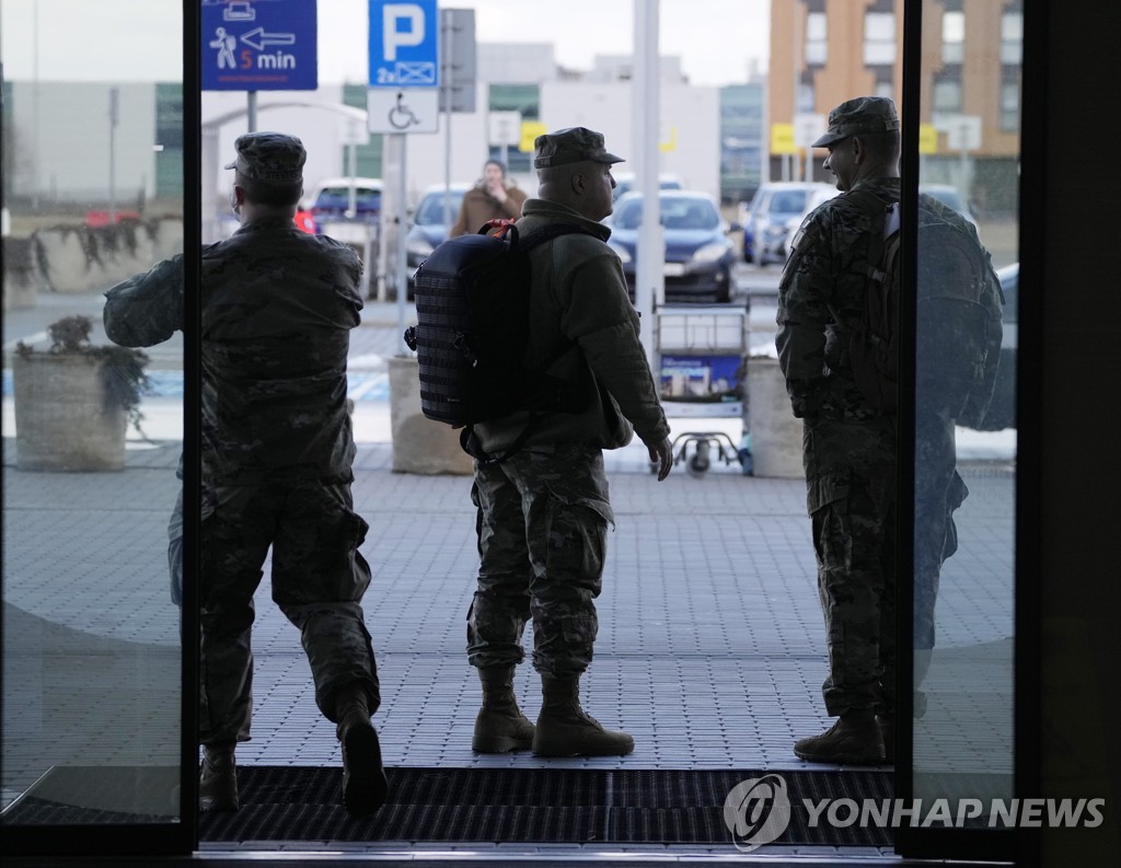 미국 동유럽 추가 파견 병력 폴란드 군사기지 배치 시작