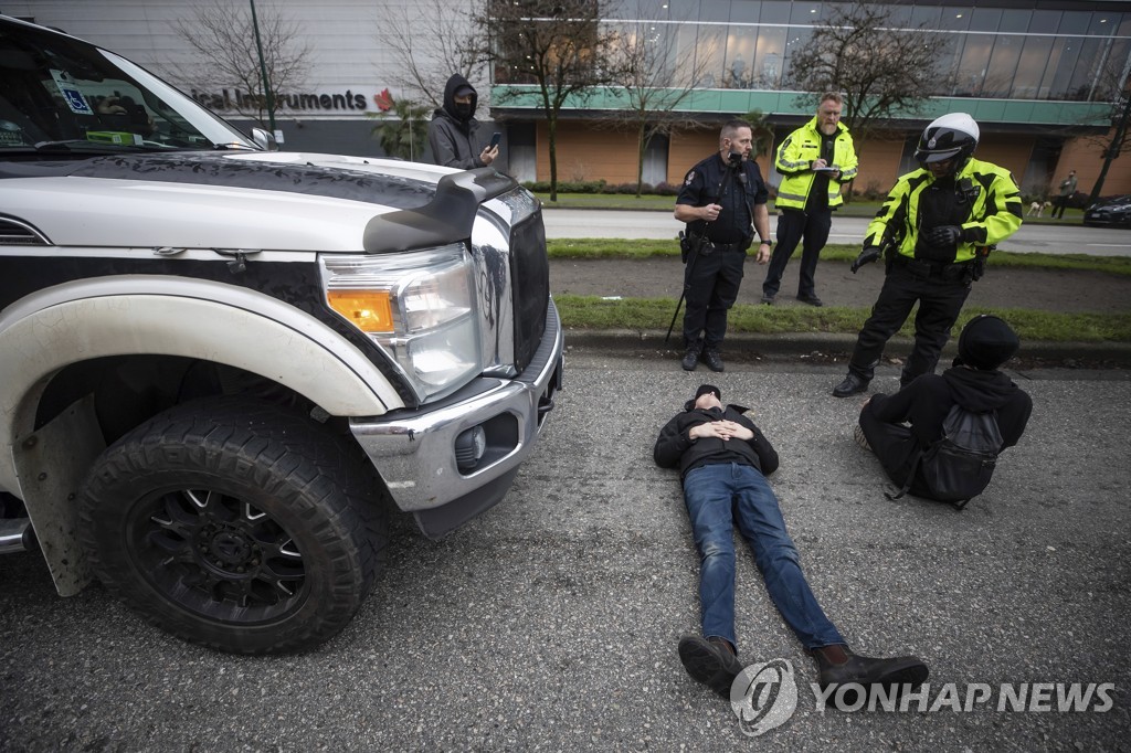 캐나다 코로나19 방역 규제 반대 시위 전국으로 확산