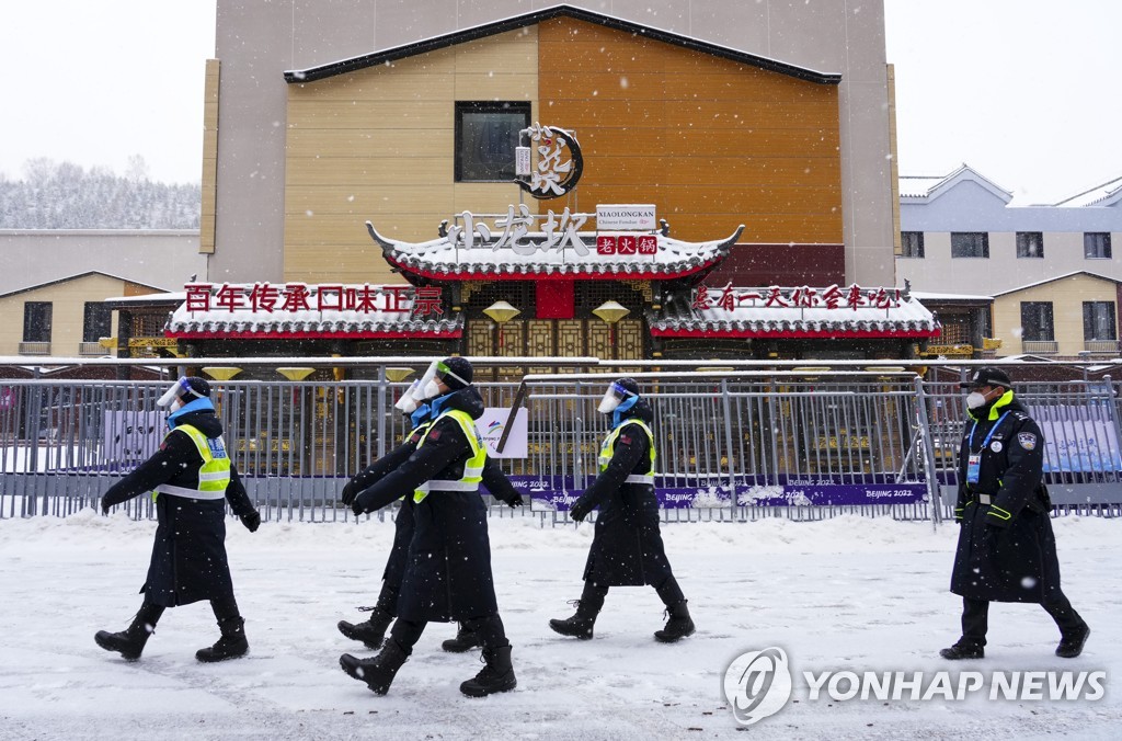 "中 인터폴 적색수배 100인 공개명단 사라져…전략 바꾼 듯"