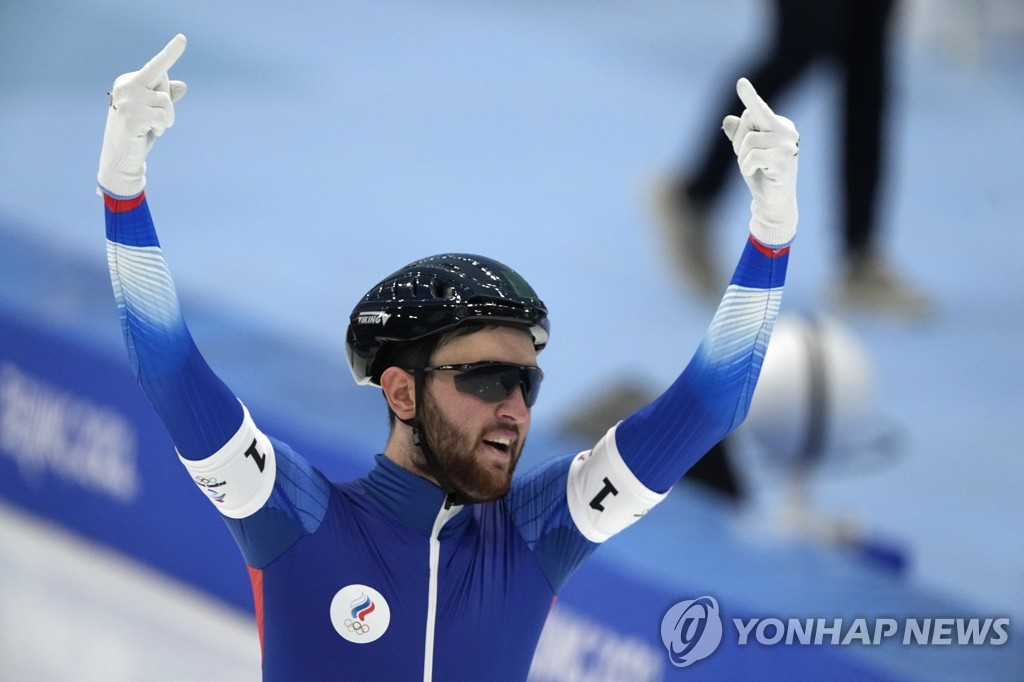 [올림픽] '아뿔싸' 러시아 빙속선수, 가운뎃손가락 세리머니 사과