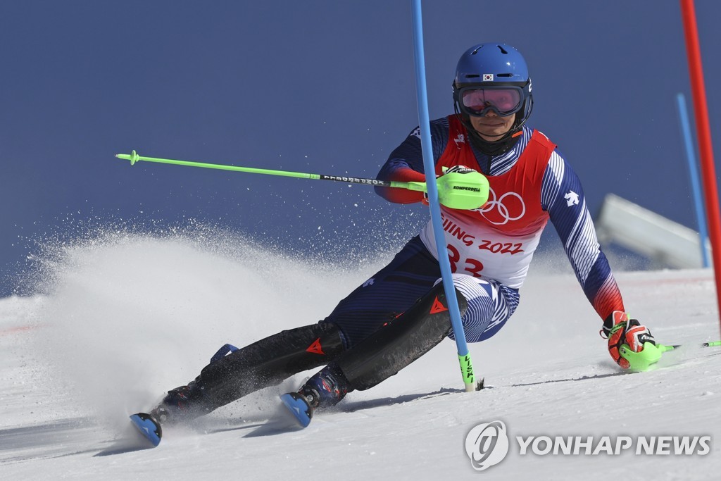 -올림픽- 정동현, 알파인스키 회전 21위…한국인 최고 순위 타이기록