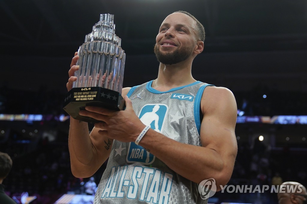 팀 르브론 5년 연속 NBA 올스타전 승리…'3점슛 16개' 커리 MVP