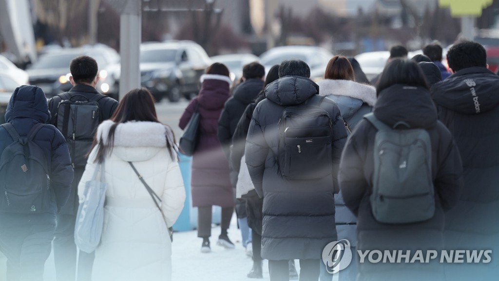 전국 곳곳 한파특보…전라·제주 오후까지 눈