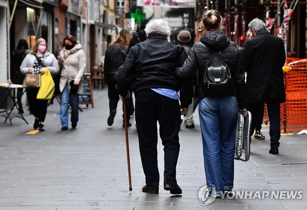 초고령사회 이탈리아의 비극…2년간 앉아있던 노인 미라