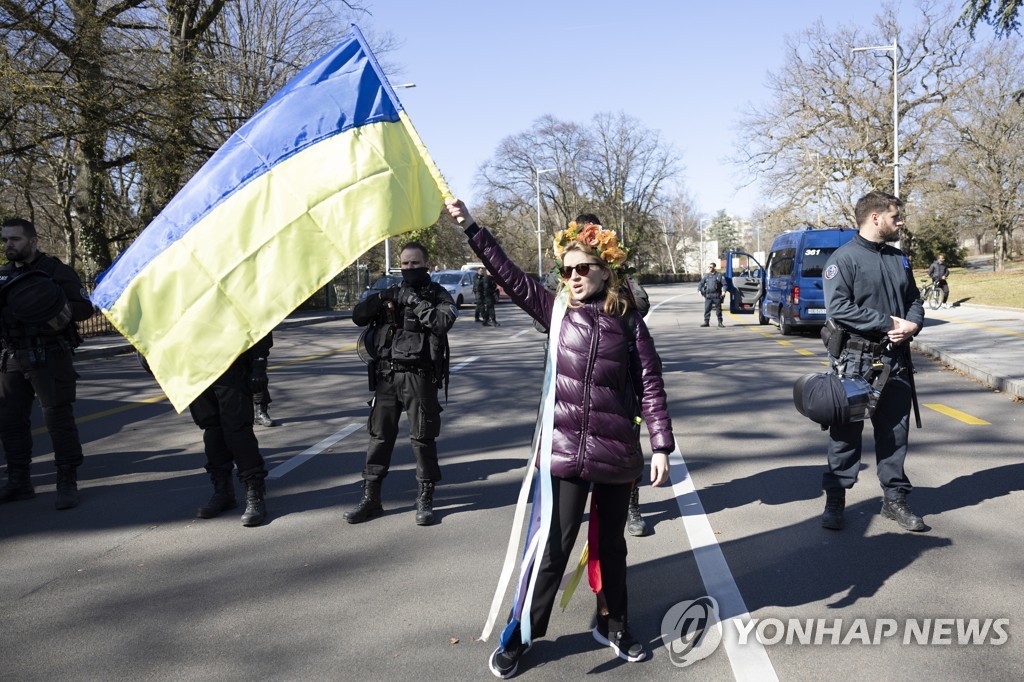 [우크라 침공] 중립국 스위스 "러시아 역내 자산 동결할 수도"