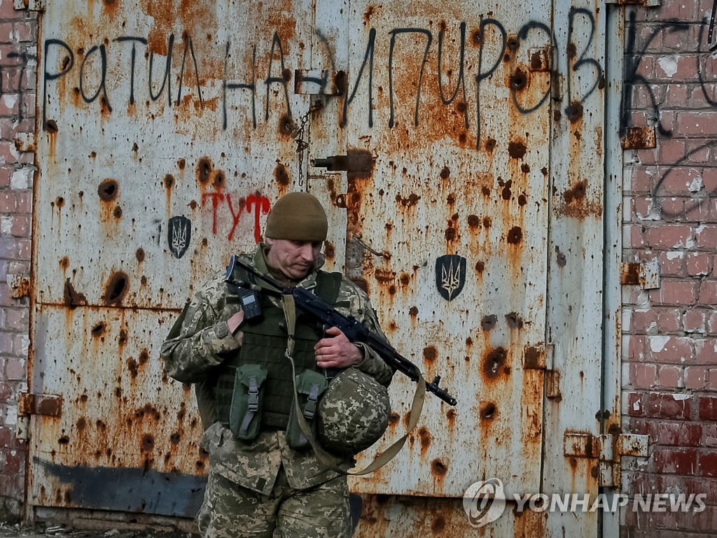 우크라이나 위기 외교 노력 '돈바스 휴전'에 집중
