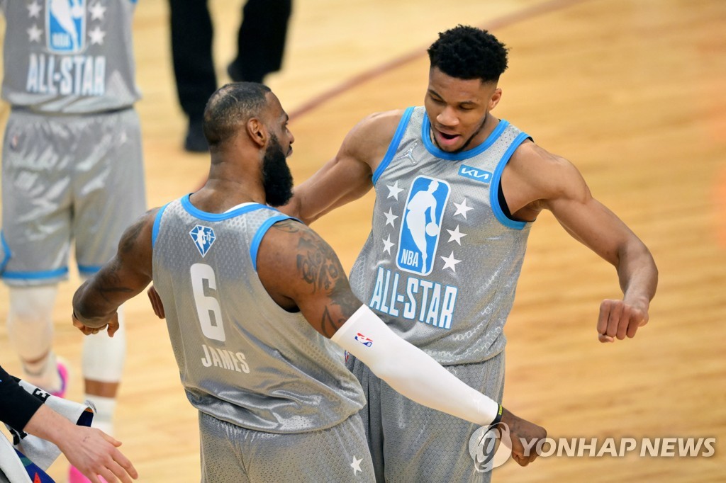 팀 르브론 5년 연속 NBA 올스타전 승리…'3점슛 16개' 커리 MVP