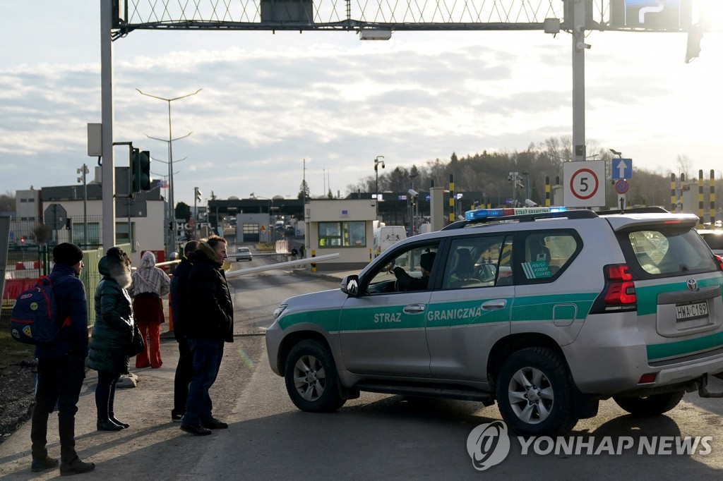 [우크라 침공] 美, 우크라 여행 다시 금지…"육로 이용 즉시 떠나라"