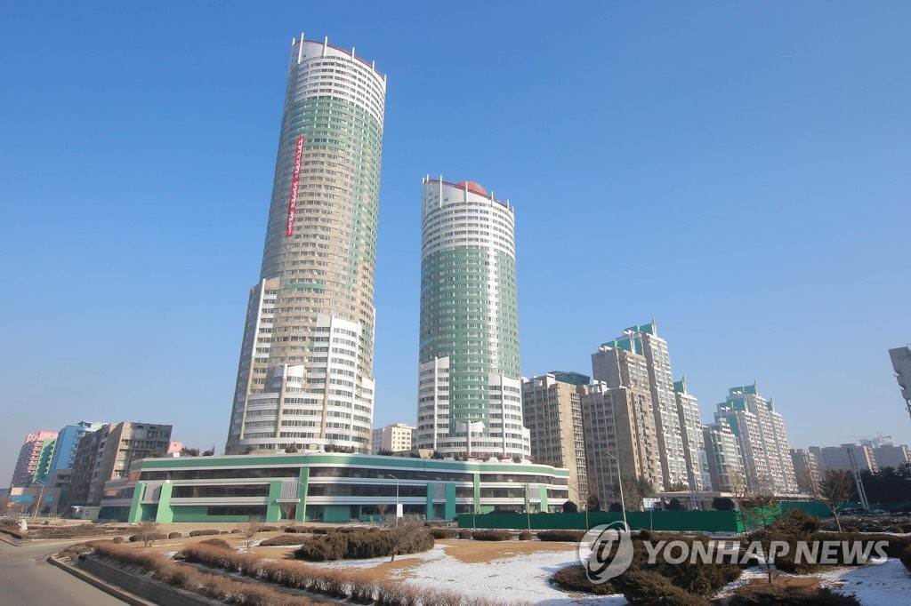 북한 "김정은 10년간 건축분야 혁명…살림집을 첫자리에"