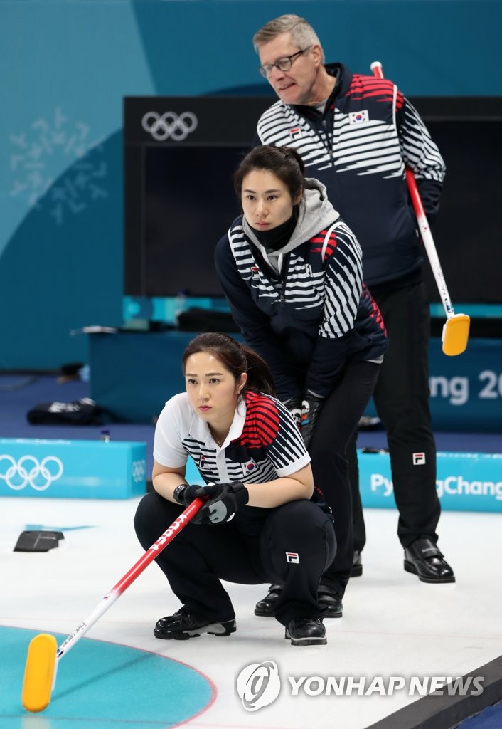 [올림픽] 한국 컬링 갤런트 감독, 예비 며느리 있는 캐나다와 첫판(종합)