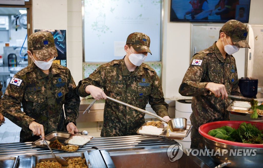 군 장병들, 시중 인기 돈가스·분식 그대로 부대서 맛본다