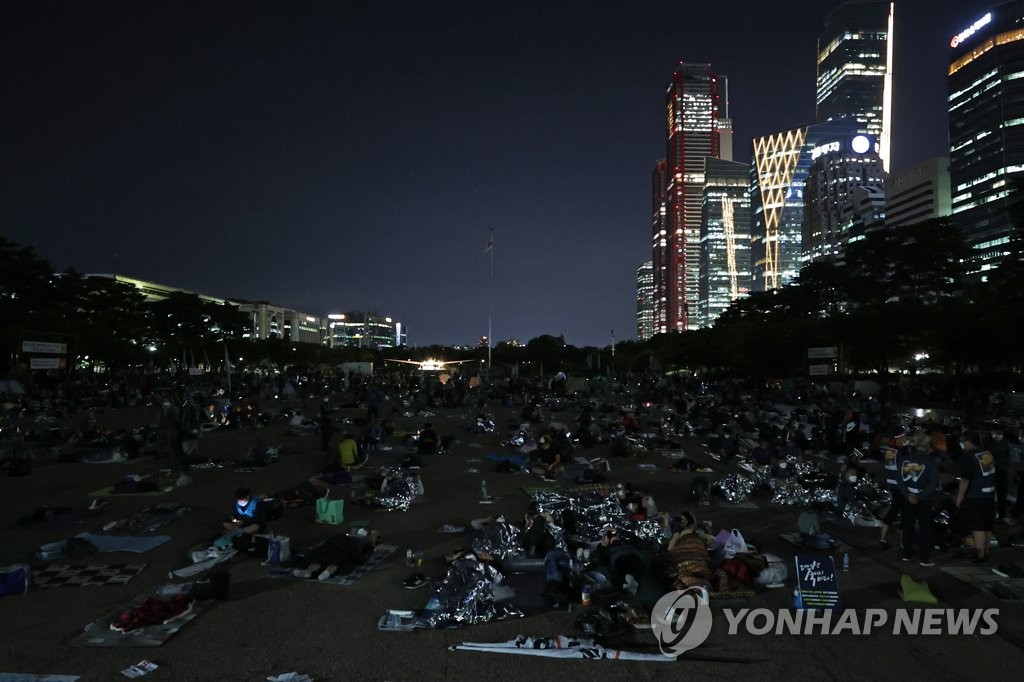 경찰, 작년 여의도 농성·집회 주도 택배노조 위원장 등 송치