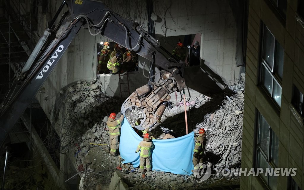 "지상 사고였는데도" 수색 한 달 걸린 광주 붕괴 참사