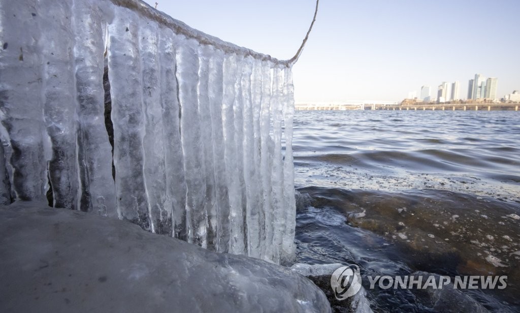 강원 기온 뚝 '춥다 추워'…동해안·산지 건조특보 지속