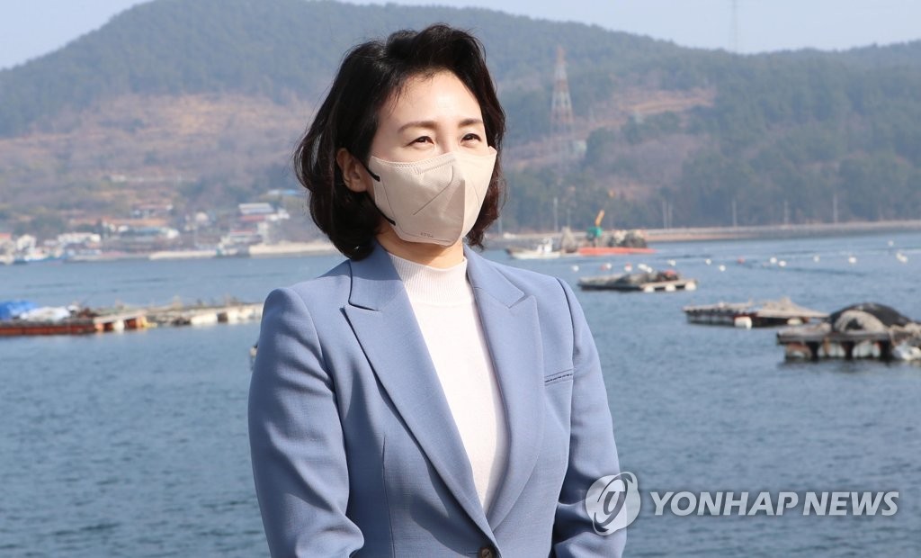 김혜경 '법카유용·빨랫감 심부름' 의혹 보도에…野 "국고손실·갑질"