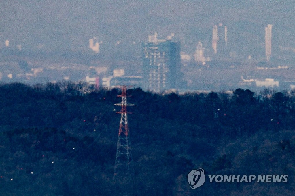 개성공단 등 대북기업에 574억원 지원…이인영 "재개에 최선"(종합)