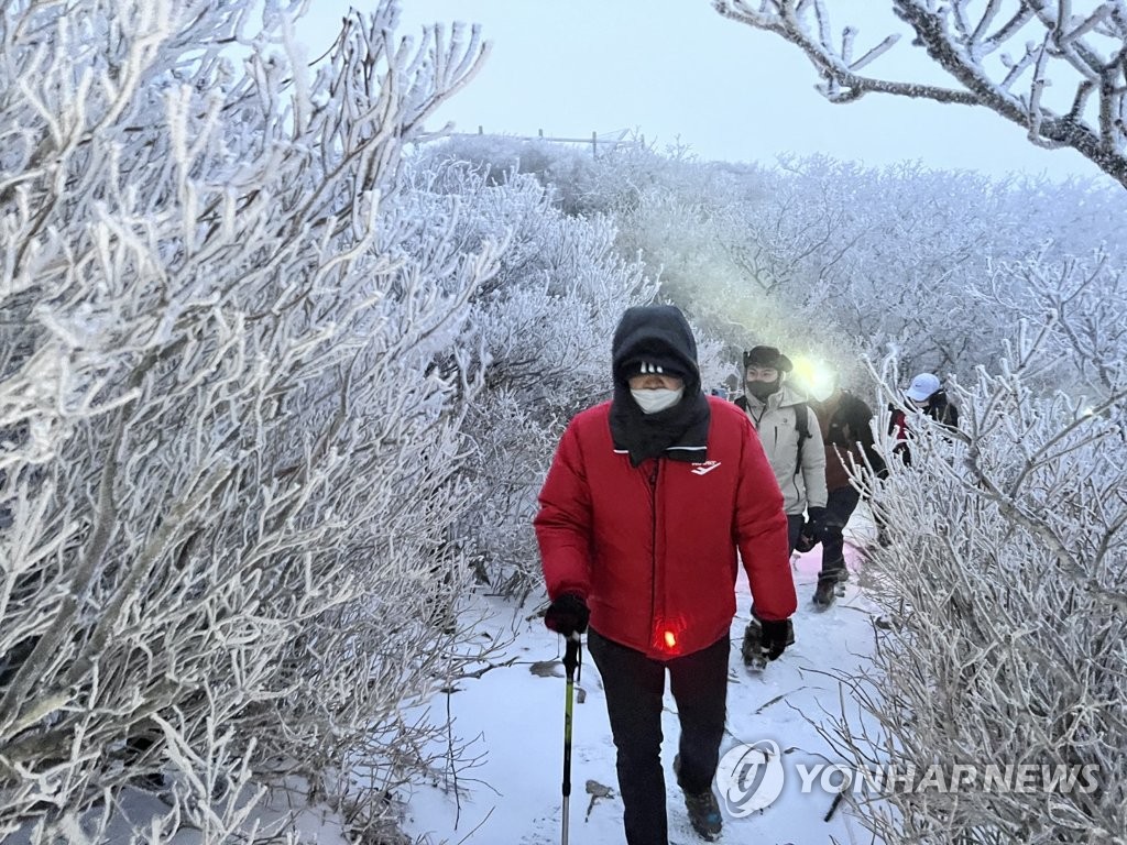 이준석, 호남 다도해 1박2일 순회…신안·진도·완도 방문