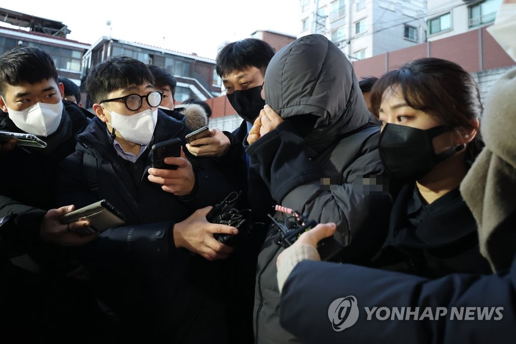 '115억원 횡령' 강동구청 공무원 재산 몰수보전 신청