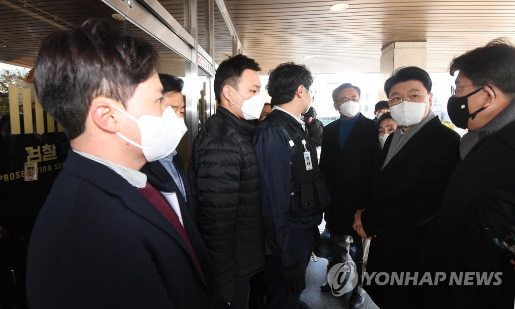 '성남FC 수사 무마' 의도됐나…곳곳 '제동장치' 만든 박은정