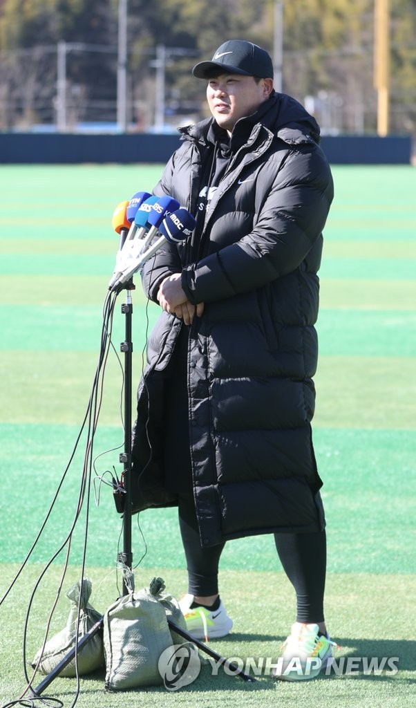 '빅리그 10년차' 류현진 "직장폐쇄 낯설지만, 목표는 ERA 2점대"