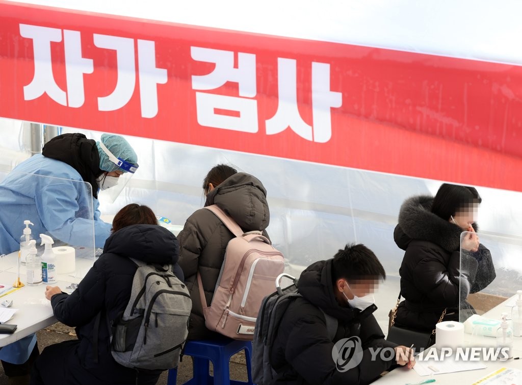 민주 "코로나 격리 감안해 사전투표 기간 하루 연장해야"