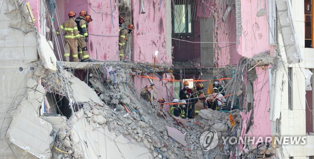 '붕괴 사고' 남은 실종자 1명뿐…구조당국, 수색 박차