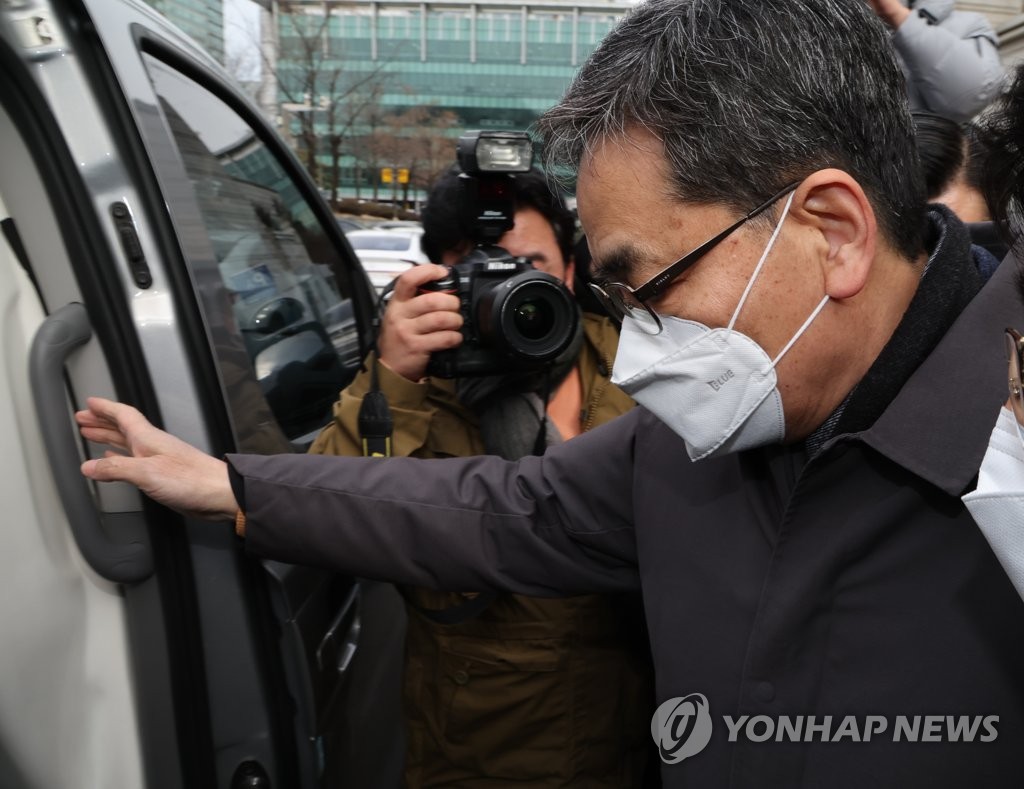 '구치소 수감' 김만배·남욱 체포영장 집행…'곽상도 뒷돈' 조사(종합)