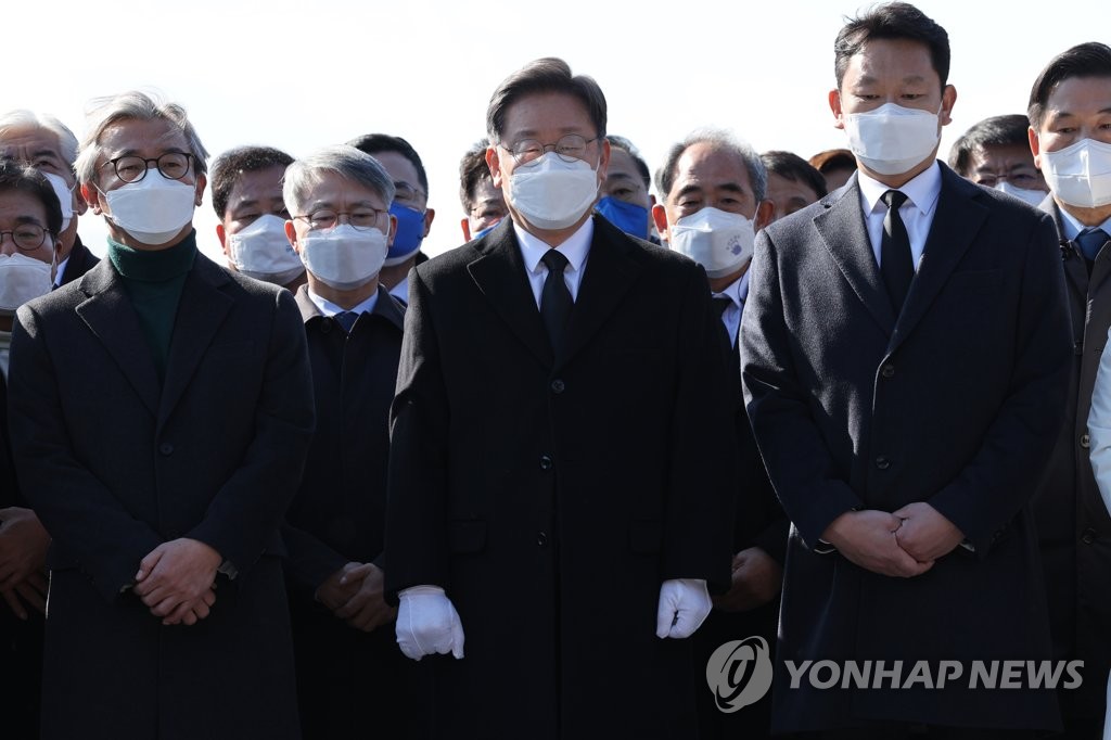 이재명, 김종인과 전격 비공개 심야 회동…지원 요청한듯(종합)