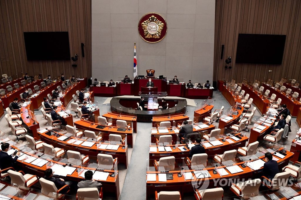 자영업 단체 "추경안 50조원으로 늘리고 홍남기 해임하라"