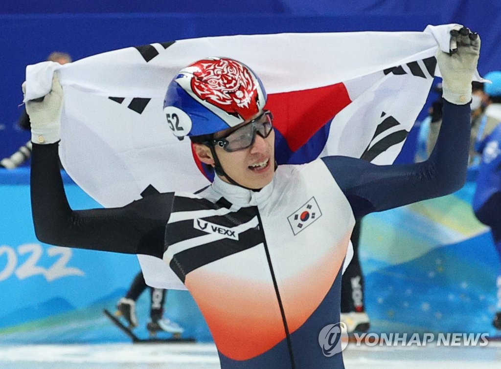 [올림픽] 쇼트트랙 황대헌, 사회생활도 금메달급…"치킨 먹고 싶네요"