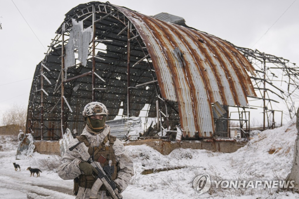 러 매체 "우크라, 친러 반군 지역 4차례 공격"…우크라는 반박(종합2보)