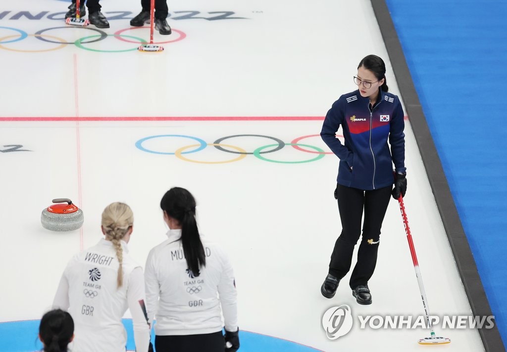 [올림픽] 치명적 실수 딛고 첫 승 올린 팀 킴…"은정 언니가 회 사야죠!"