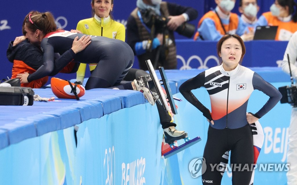 [올림픽] 은메달 따고 오열한 최민정 "저도 이렇게 많이 울 줄 몰라"