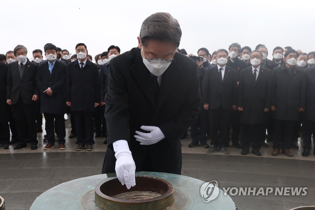 "폭압·공안정치의 나라로?"…李, 공식선거운동 앞두고 尹 맹폭