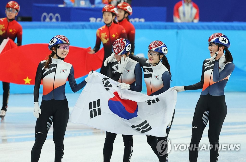 [올림픽] 그때는 울었고, 이번엔 웃었다…'팀워크'로 치유된 최민정