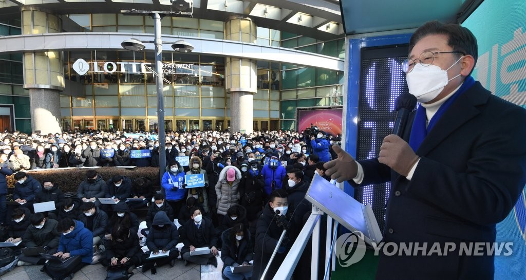 코로나에 한파까지…'강행군' 李·尹 건강관리 비상