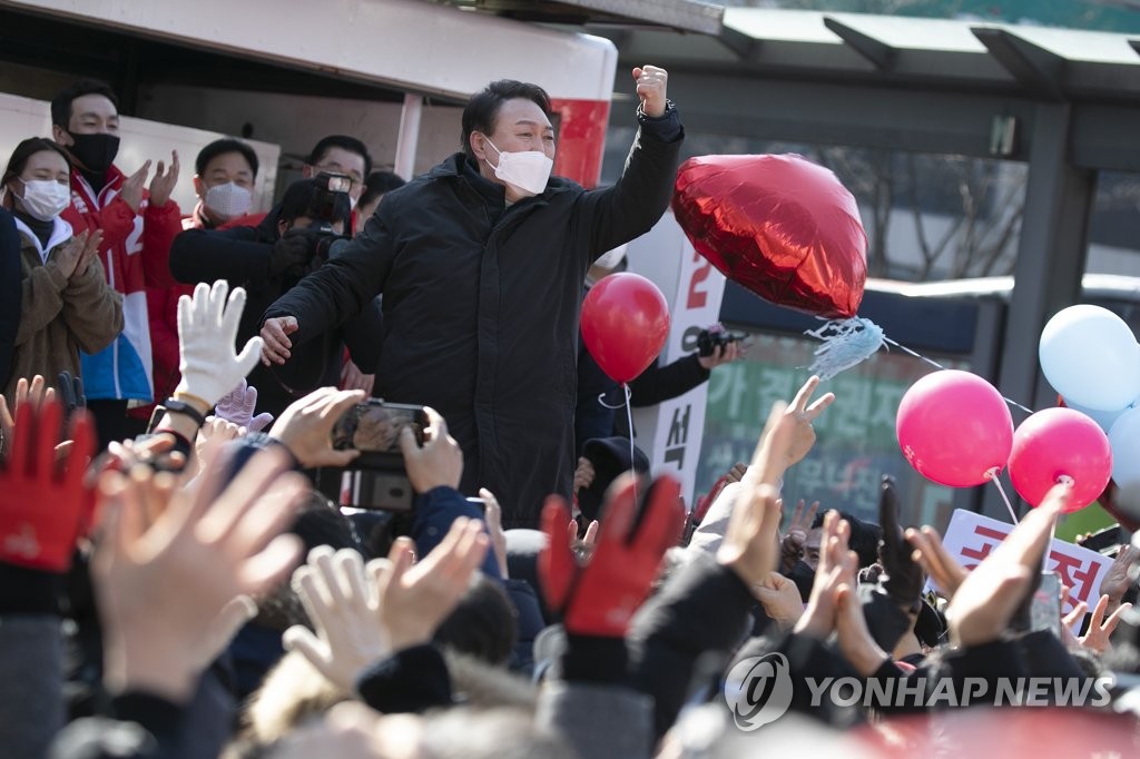 이재명 안방서 어퍼컷 날린 尹…서울선 유승민·최재형 '원팀'(종합)