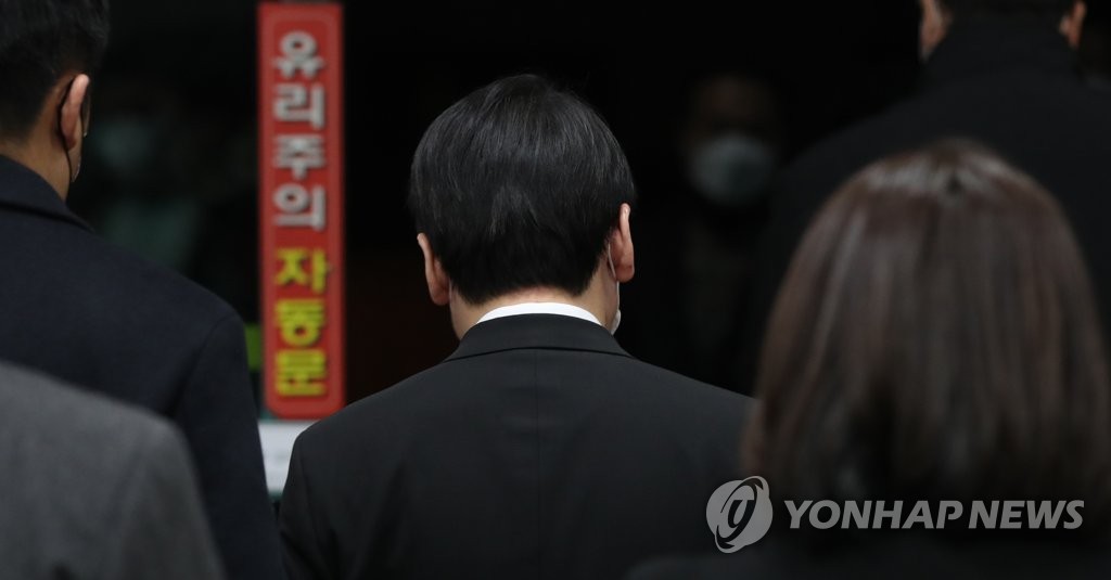 안철수 "어떤 풍파에도…굽히지 않겠다" 국힘發 사퇴론 일축