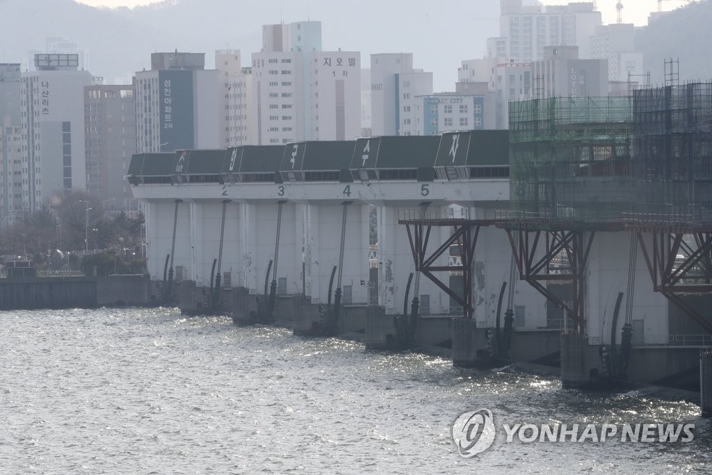 서부산 농민단체 "낙동강 수문 상시개방 안 돼…염분 피해 우려"