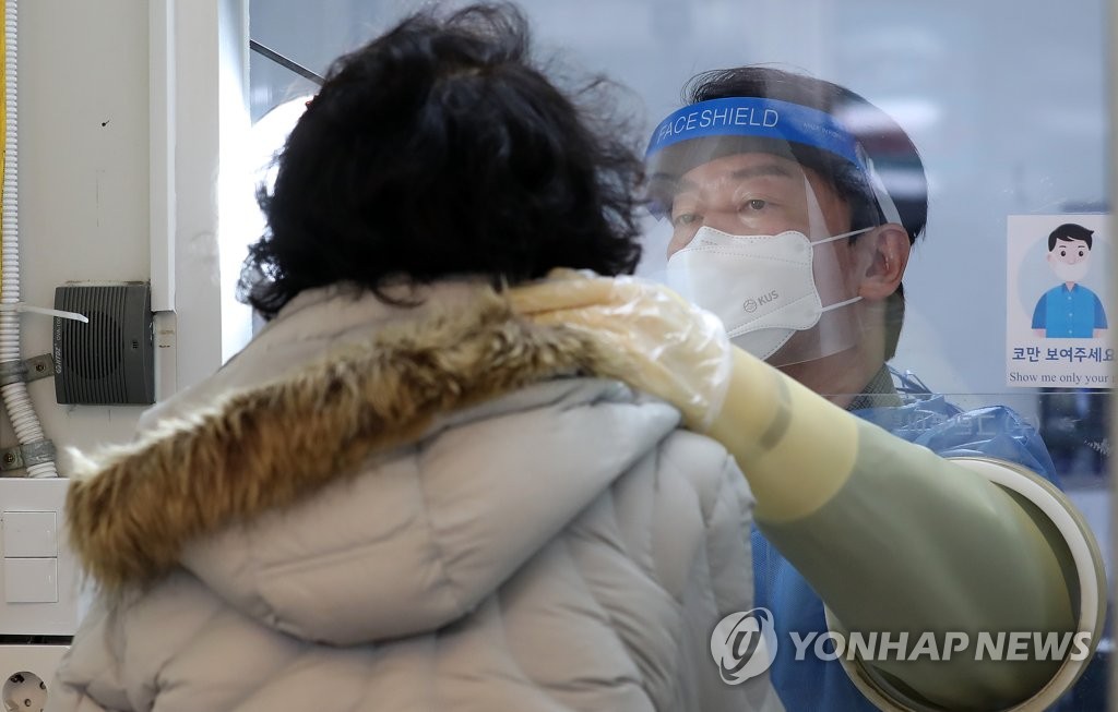 안철수, 홍대앞 거리인사·현장유세…청년 공략