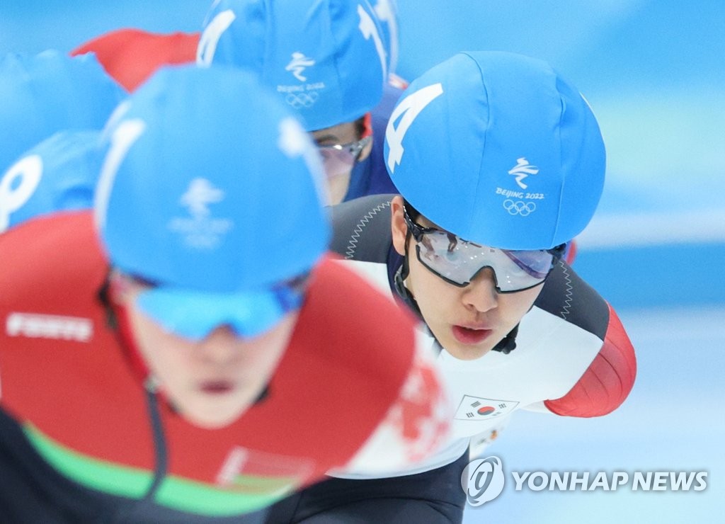 -올림픽- 빙속 김보름, 매스스타트 5위…아픔 이겨낸 치유의 질주