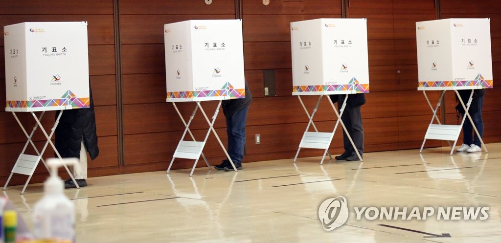 재외투표 첫날…일본 "첫 투표 기쁘다", 중국 "땅 넓어 힘들다"