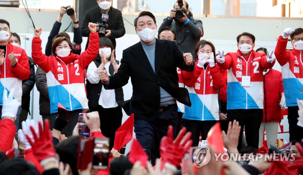 尹, 이재명 '우크라 발언' 직격 "우리가 日 자극해 식민지 됐나"