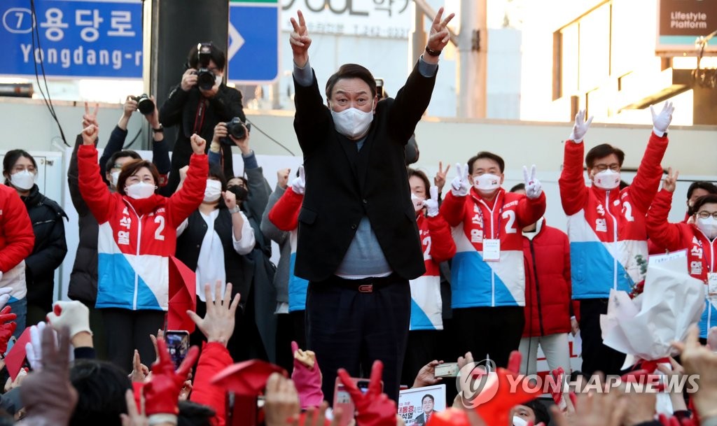 尹, 이재명 '우크라 발언' 직격 "우리가 日 자극해 식민지 됐나"