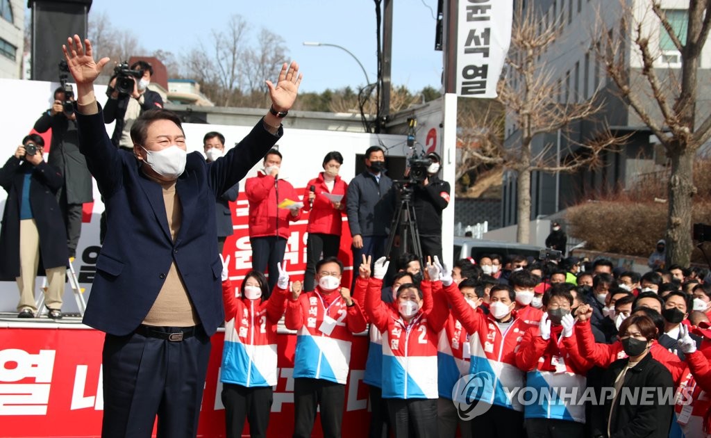 투표용지 찍어도 아직 '살얼음'…'깜깜이' 3일 전 굳히기 '혈투'(종합)