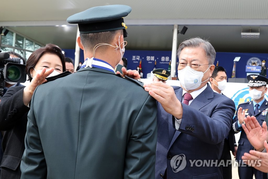 文 "北 미사일 발사하지만…우리도 우월한 미사일 역량 갖춰"(종합)