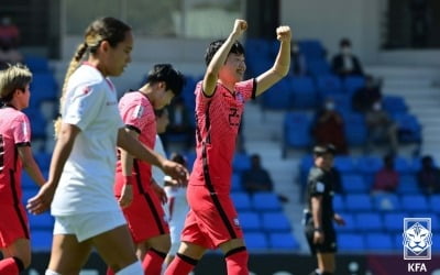 한국 여자축구, 필리핀에 2-0 완승…사상 첫 아시안컵 결승 진출