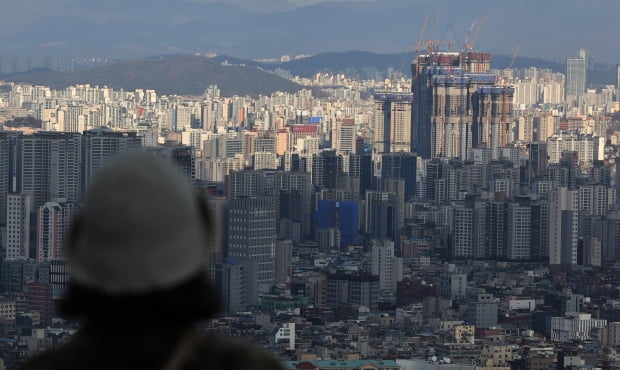 서울 남산에서 바라본 시내 아파트 단지의 모습. 사진=연합뉴스